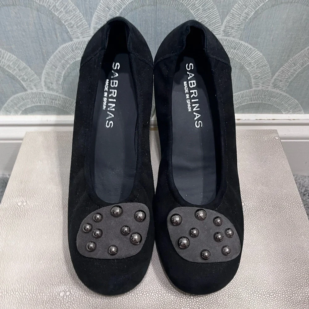 Sabrinas Shoes Black Suede Flats with Silver Embellishments, SZ EU 37‎ (6.5) EUC